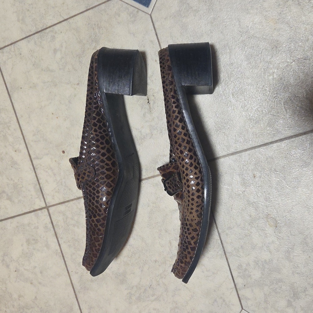 Stuart Weitzman brown slip on shoes size 10N - Picture 4 of 11